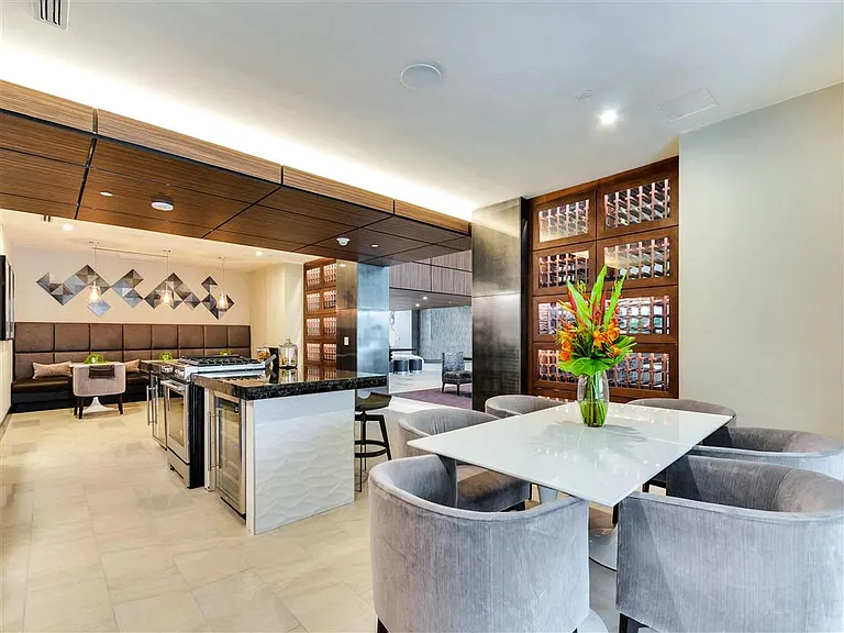 Preston Hollow Village — Photo 34
