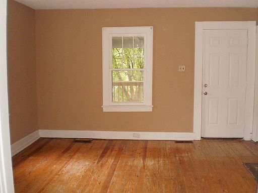 3rd image of 122 Wynn Ave