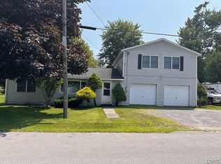 9112 Beach Rd, Canastota, NY 13032