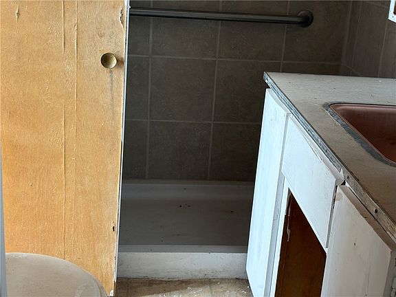 3rd image of 6112 W Gladys Drive