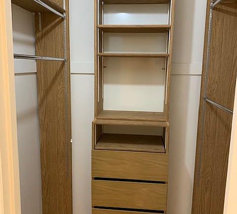Walk-in closet w/ built-ins