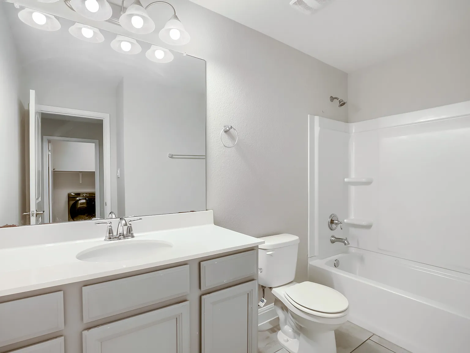 1051 Kenney Fort Xing — Photo 2