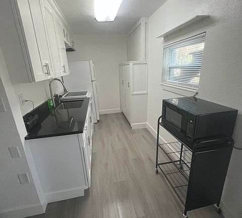 2nd image of 1138 Jamajo Blvd #C