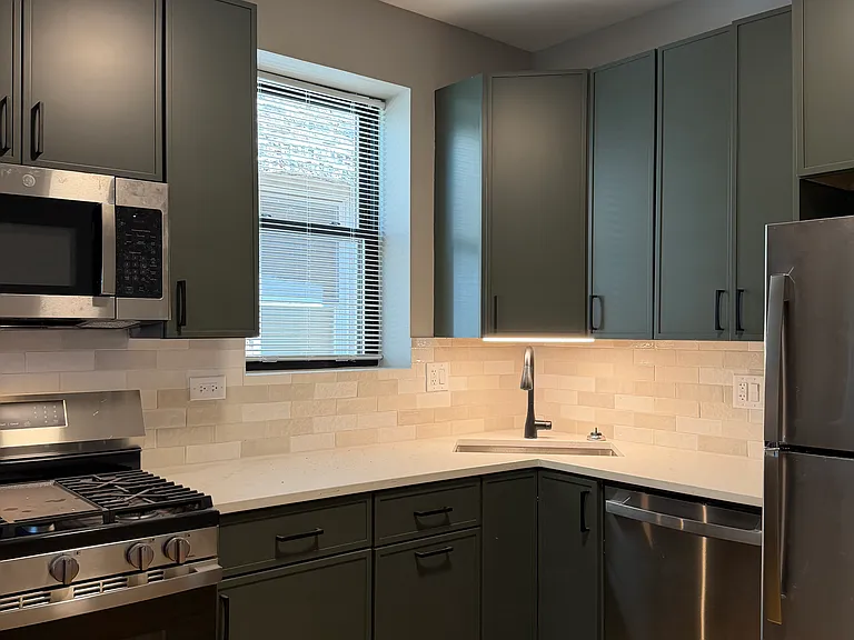 3530 W Dickens Ave #1 — Photo 8