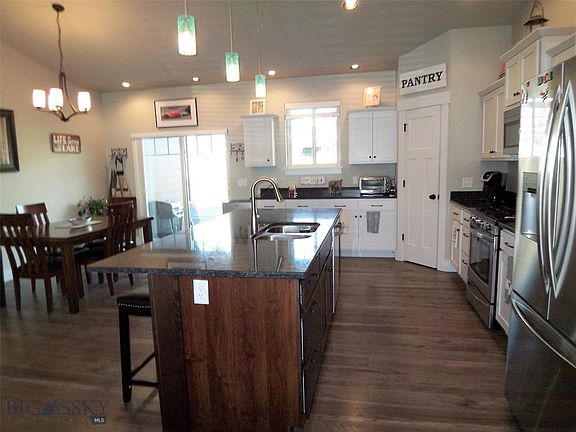 3rd image of 2476 Thoroughbred Ln