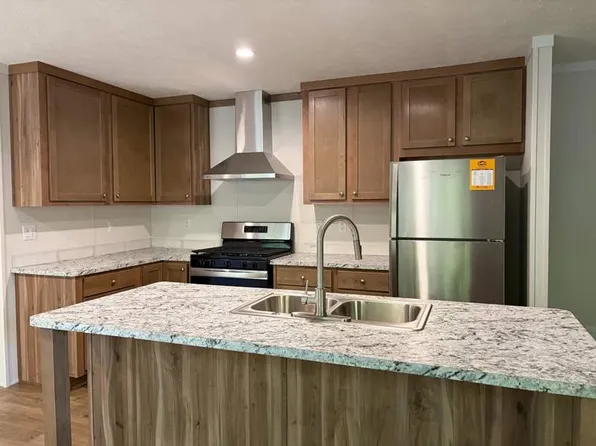 155 Dayflower Cir, Davis Junction, IL 61020