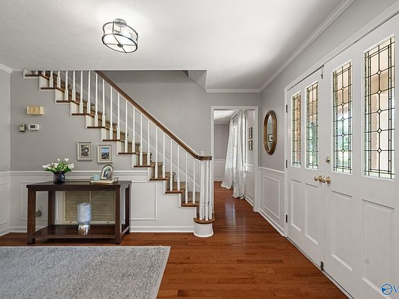 5th image of 701 Corlett Dr SE