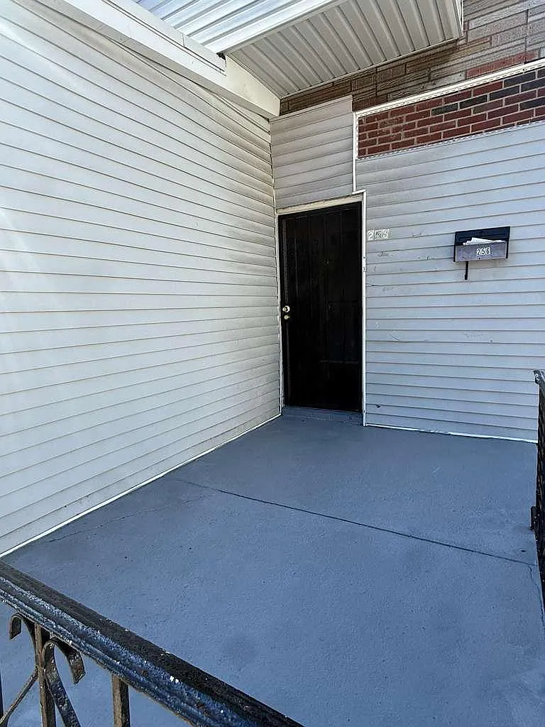 3 bed, 850 sqft, $1,400 — Photo 1