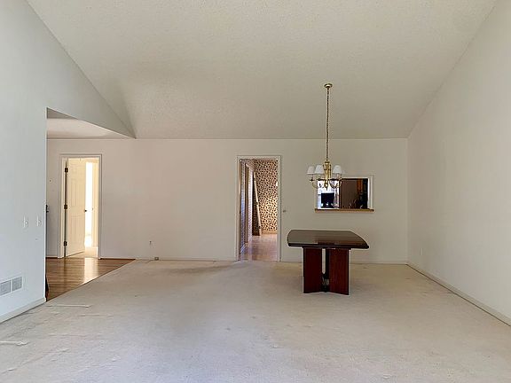 4th image of 39653 Glenview Ct #36