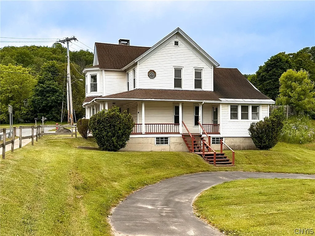 44 Bridge St photo 1