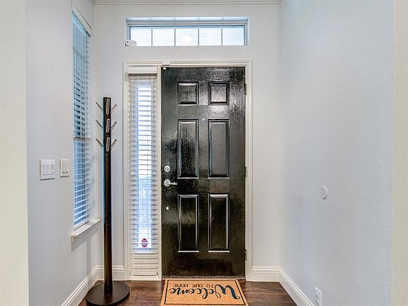 3rd image of 2229 Canterbury Park Dr