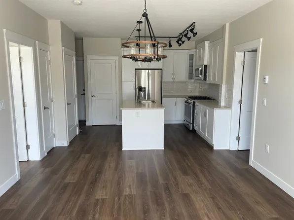 11077 Ravine Rd #511, Surrey, BC V3T 3X5