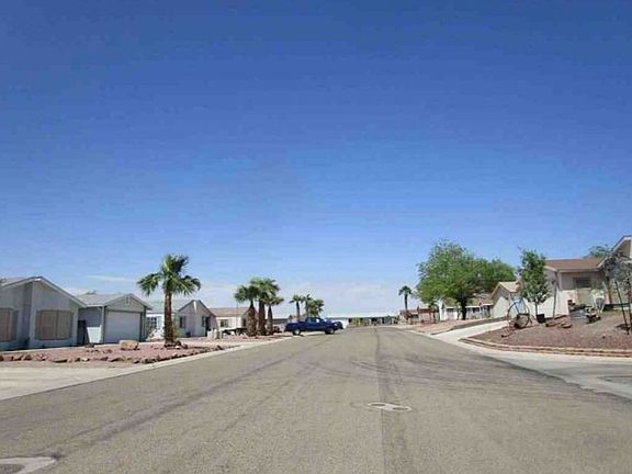 Exterior Neighborhood (street photo)
