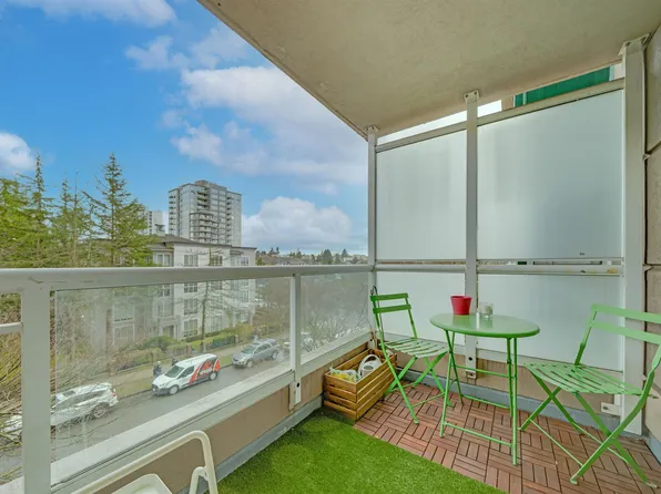 5189 Gaston St #303, Vancouver, BC V5R 6C7