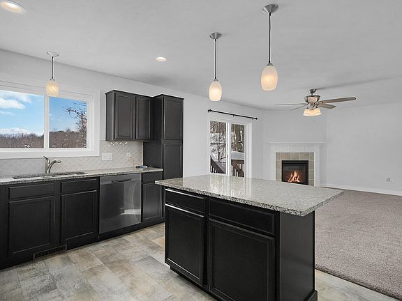 5th image of 4603 Wren Dr SE