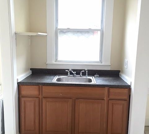2nd image of 866 Congress Ave #2
