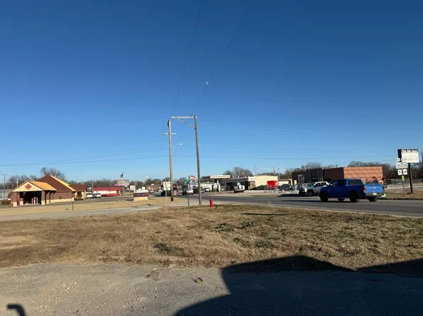 704 W Conner Ave, Fairland, OK 74343