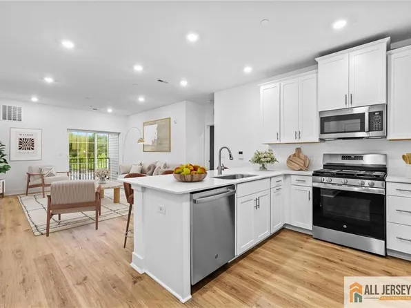 28311 Radford Ct #2829, Monroe Township, NJ 08831