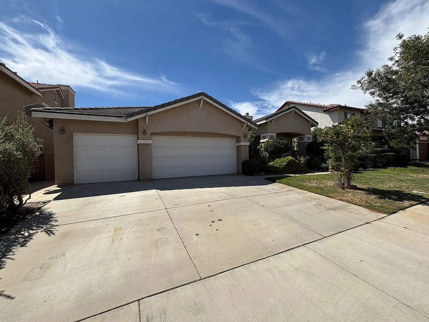 Single Story 3 Bedroom Home for Rent in Palmdale! — Photo 2