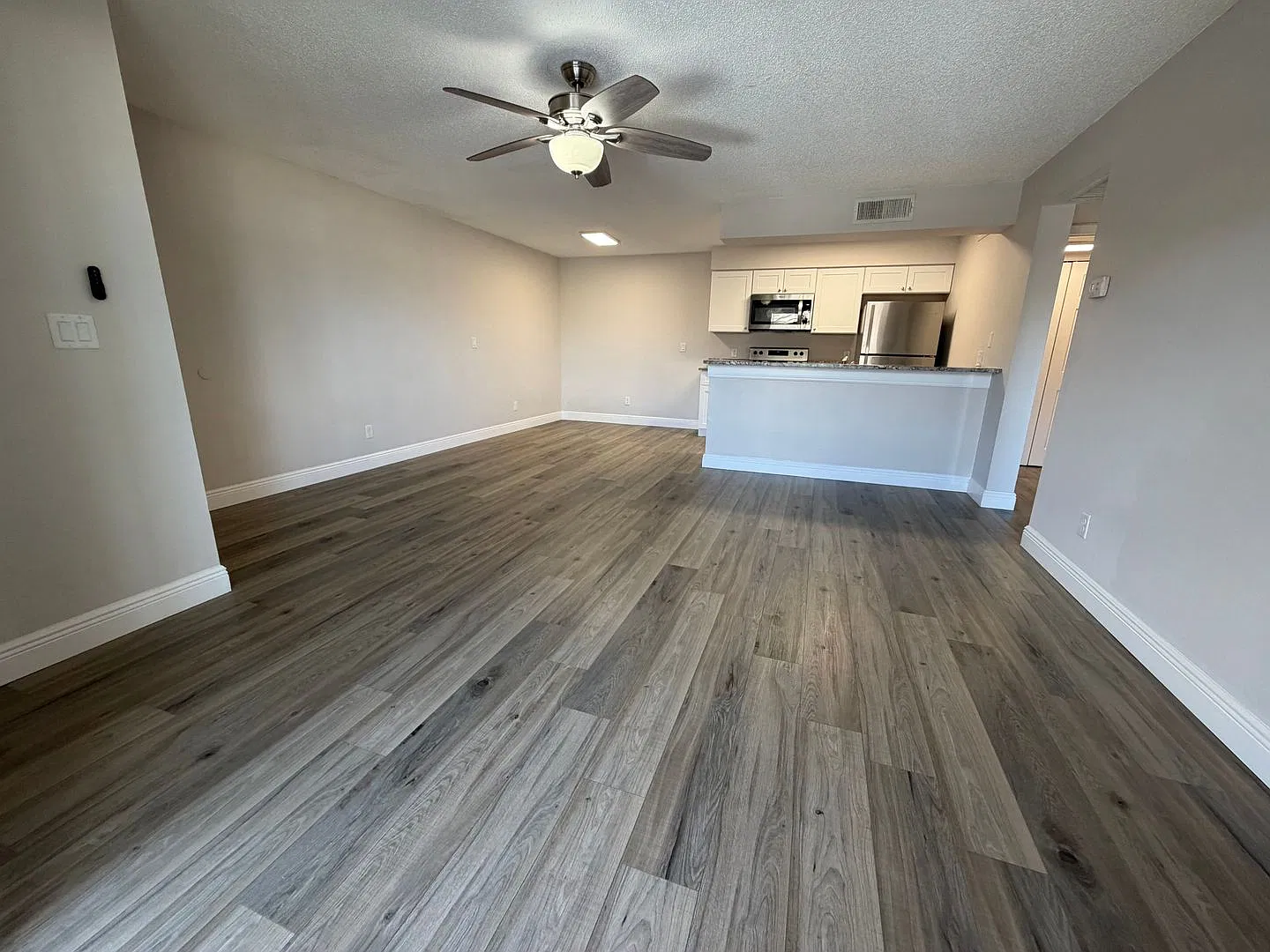 5325 Summerlin Rd — Photo 2