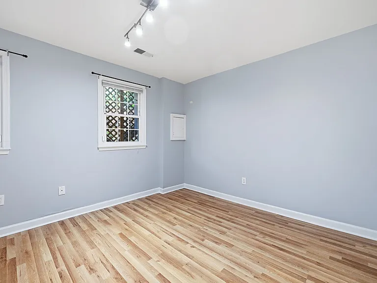 1211 Potomac Ave SE #B — Photo 10
