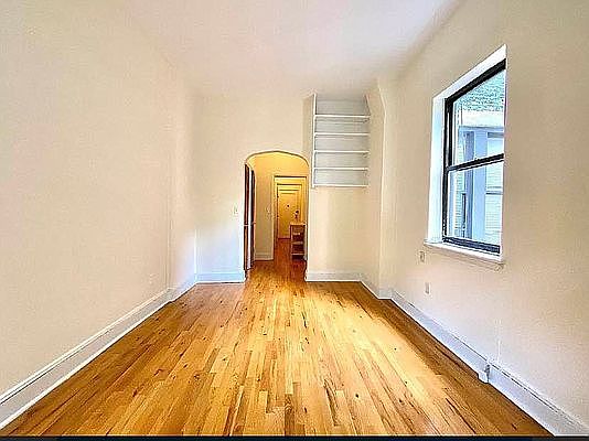 2nd image of 313 W 105th St APT 3C
