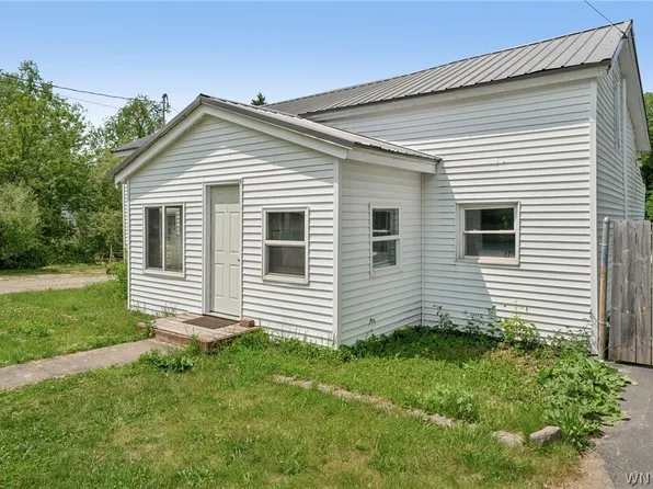1422 Eagle St, Freedom, NY 14009
