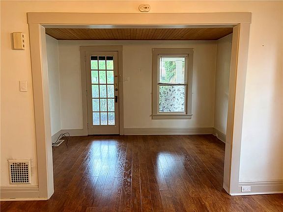 3rd image of 805 Dellwood St