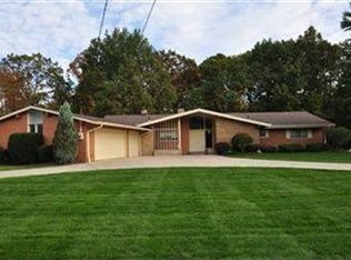 4159 W Valley Dr, Fairview Park, OH 44126