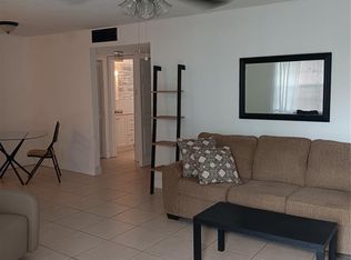 30 SE 4th Ave APT 102, Hallandale Beach, FL 33009