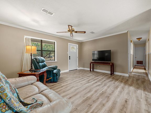 5th image of 111 Kidder Ln