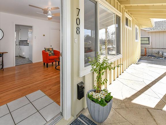 4th image of 708 3rd Street W
