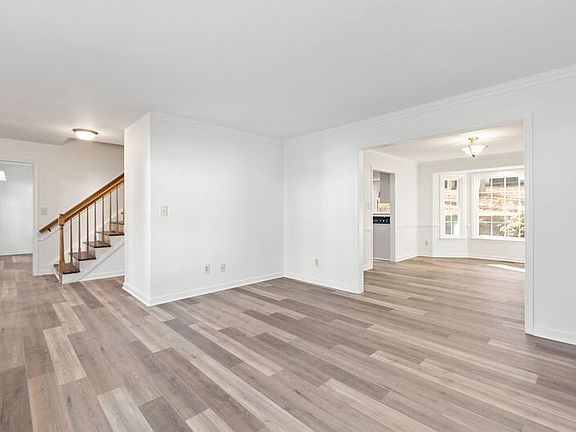 3rd image of 1017 John Paul Jones Dr