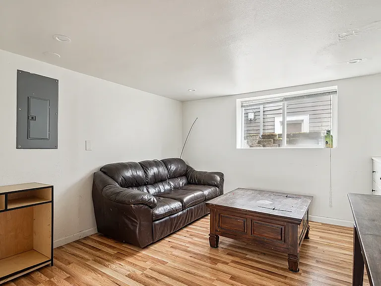 4708 7th Ave NE #B — Photo 5