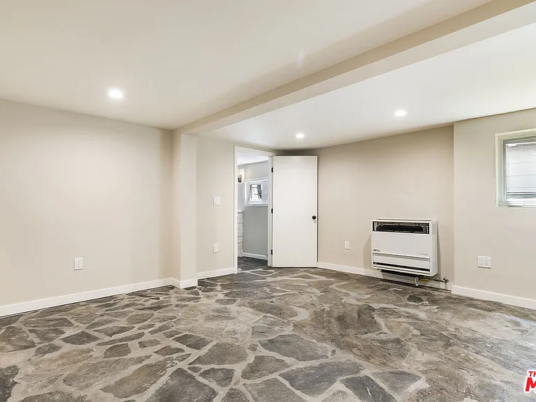 937 N Beverly Glen Blvd — Photo 11