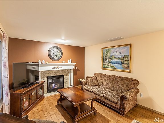 5th image of 1111 181st Street Ct E