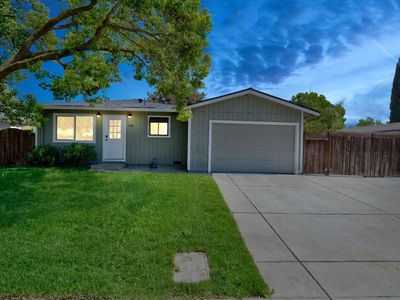 1129 Creekside Way, Galt, CA, 95632