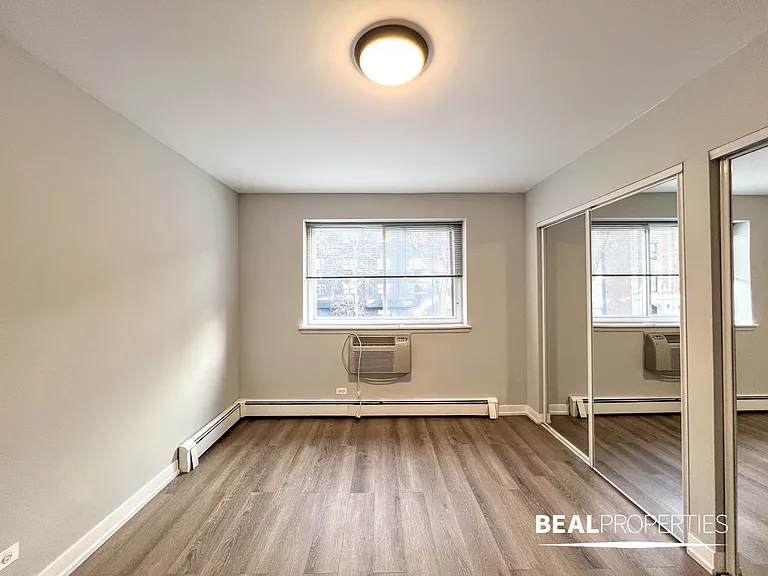 528 W Oakdale — Photo 53