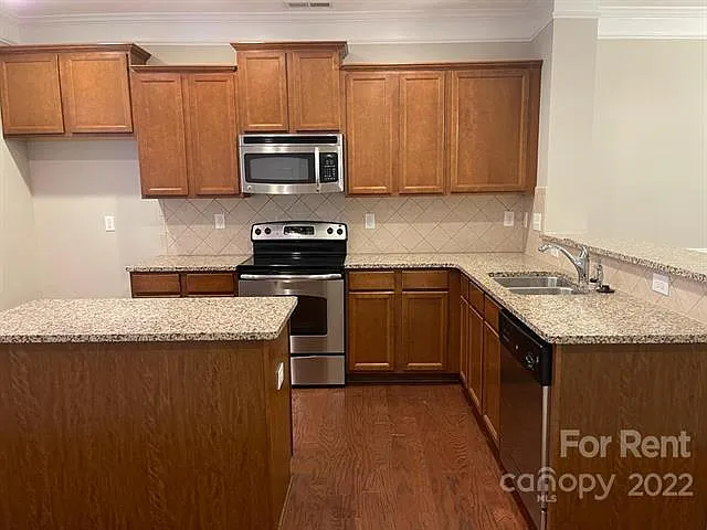 10976 Cedar Walk Ln — Photo 18