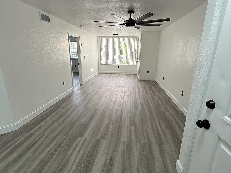 2820 N Oakland Forest Dr #107 — Photo 7