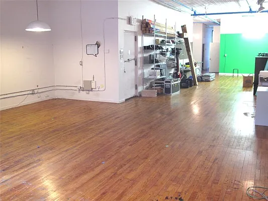 Rented by Mark David | media 24