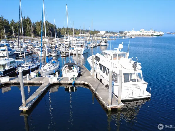 141 Parfitt Way SW #C52, Bainbridge Island, WA 98110