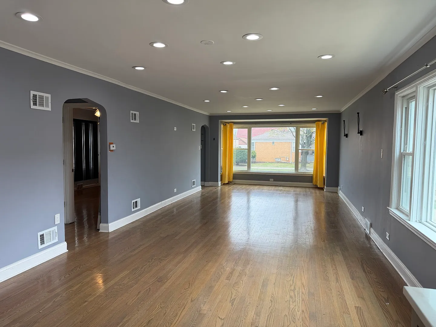 3 bed, 1.5 bath, 1340 sqft, $3,100 — Photo 4