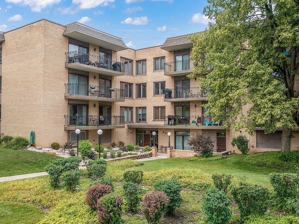 1st image of 6935 N Milwaukee Ave APT 203