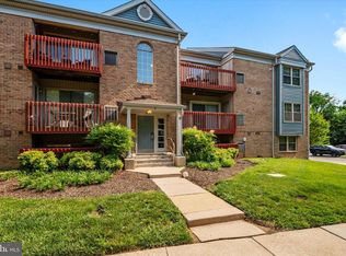 2 Banyan Wood Ct APT 304, Essex, MD 21221