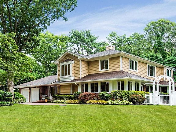 2nd image of 67 Green Meadow Ln