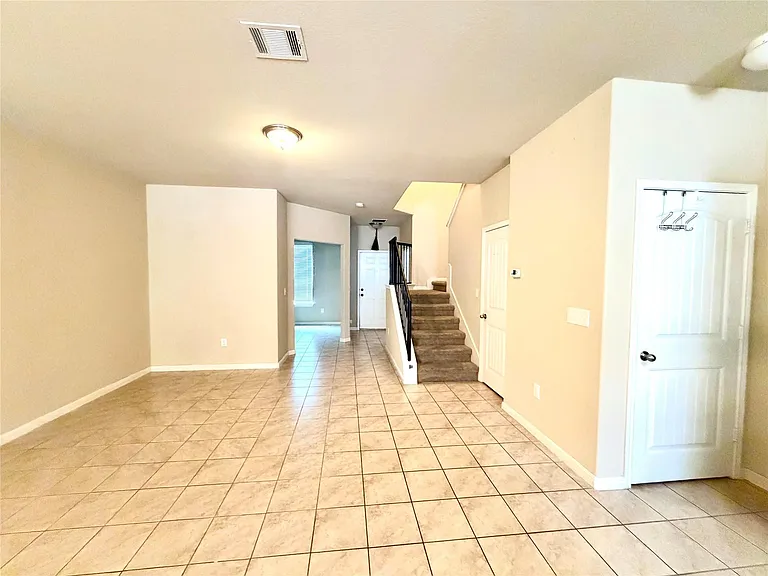 601 Katmai Cir — Photo 5