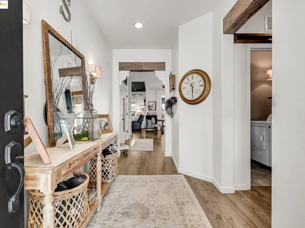 1971 Deborah Cir, Escalon, CA 95320