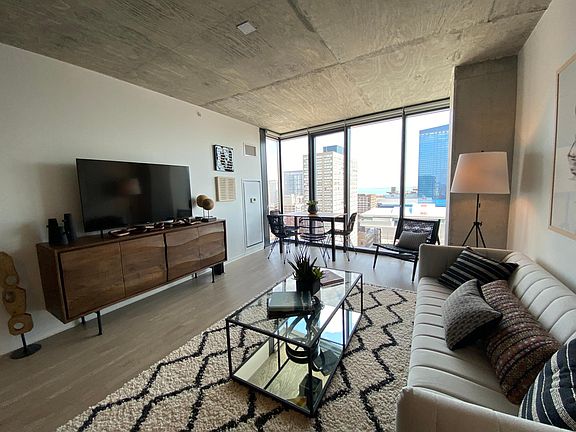 5th image of 2020 S Wabash Ave #1521