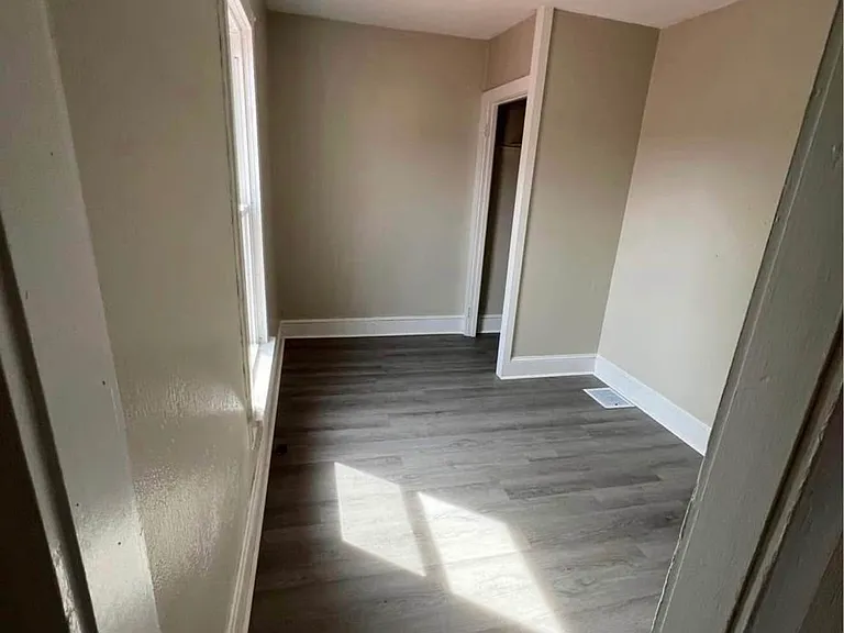 20 Cambria Aly — Photo 6
